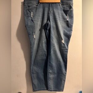 Torrid Premium Women’s Luxe Skinny Jeans Sz 22R Light Wash Torn Distressed EUC
